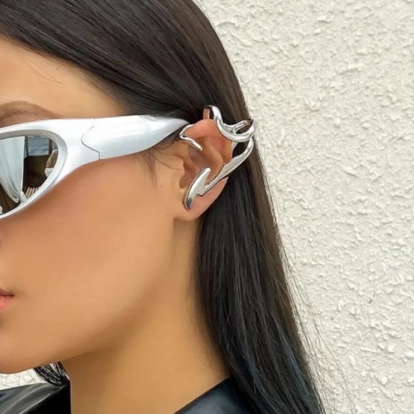 Silver Cybercore Ear Cuff - Picture 3 of 4